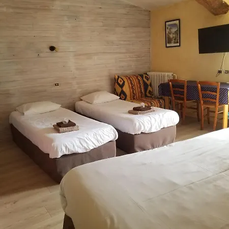 فندق Logis Du Terreau