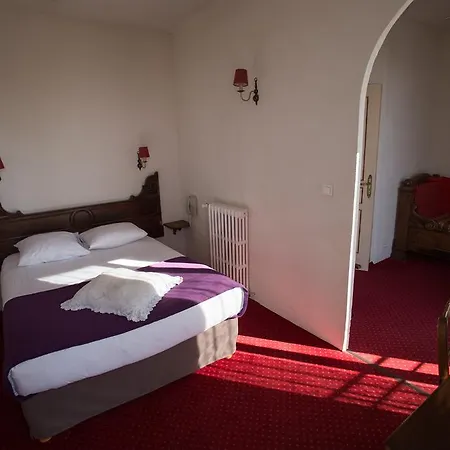 فندق Logis Du Terreau 2*