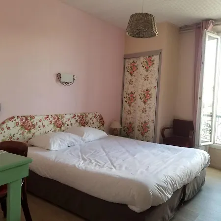 Logis Du Terreau 2* מנוסק