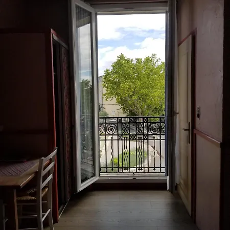 Logis Du Terreau מלון 2*