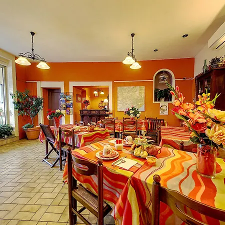 Logis Du Terreau 2* 마노스크