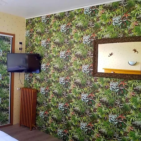 فندق Logis Du Terreau 2*