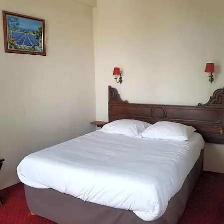 فندق Logis Du Terreau 2*
