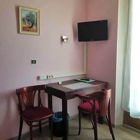 Logis Du Terreau 2* מנוסק