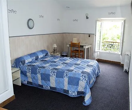Logis Du Terreau Hotel