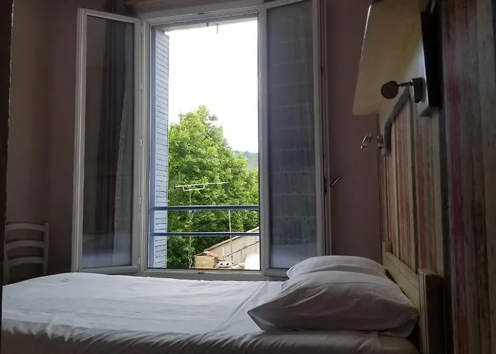 Logis Du Terreau Hotel