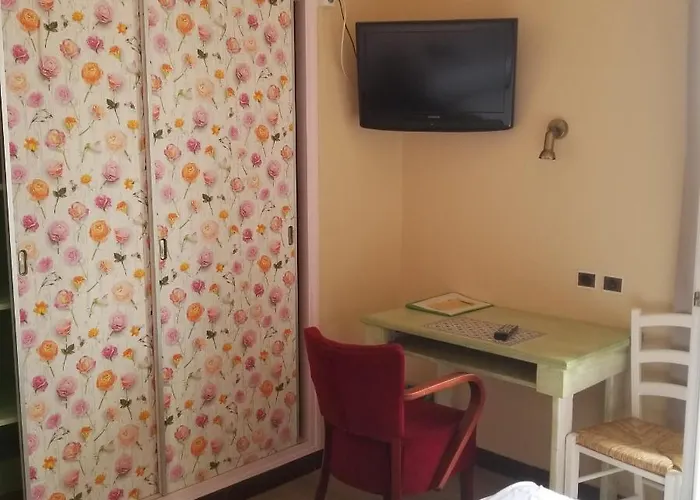 Hotel Logis Du Terreau Manosque