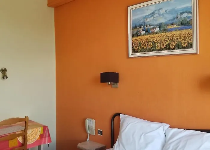 فندق Logis Du Terreau مانوسك