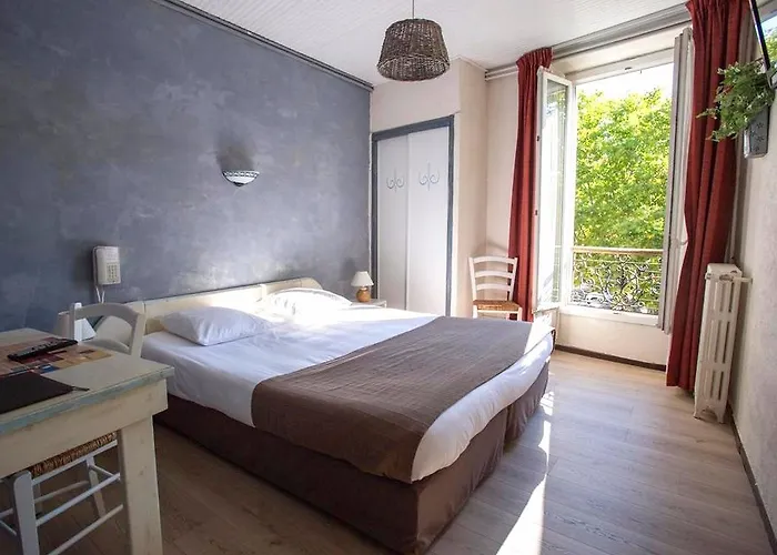 Logis Du Terreau Hotel