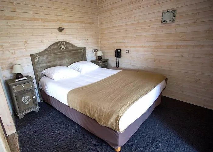 Hotel Logis Du Terreau Manosque