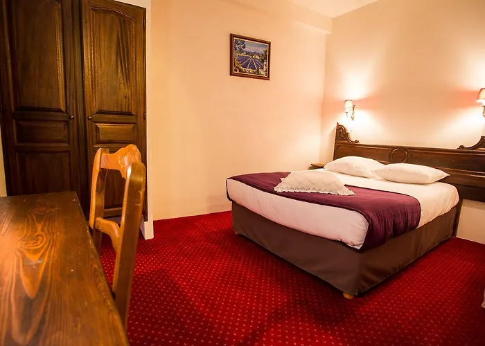 Logis Du Terreau Hotel