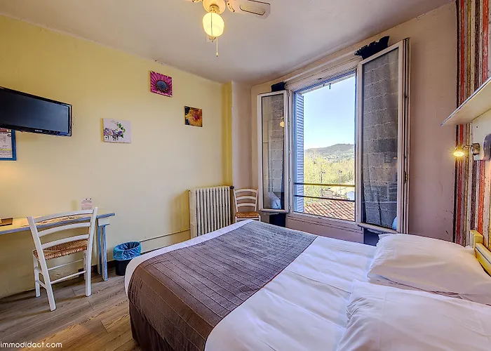 Logis Du Terreau فندق 2*