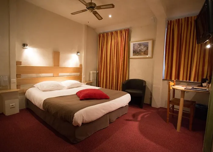 Hotel Logis Du Terreau 2*